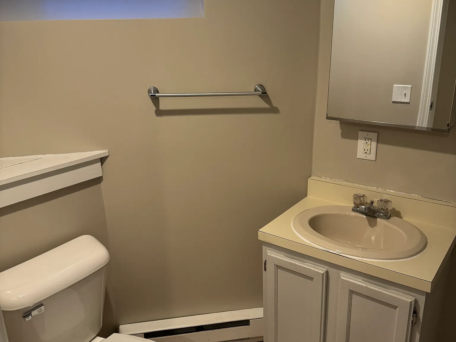 1 bed, 900 sqft, $1,250 — Photo 3