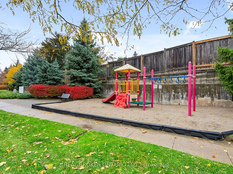 1720 Eglinton Ave E #601 — Photo 27