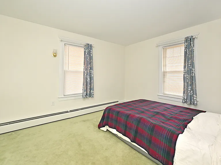 264 Morse Ave — Photo 17