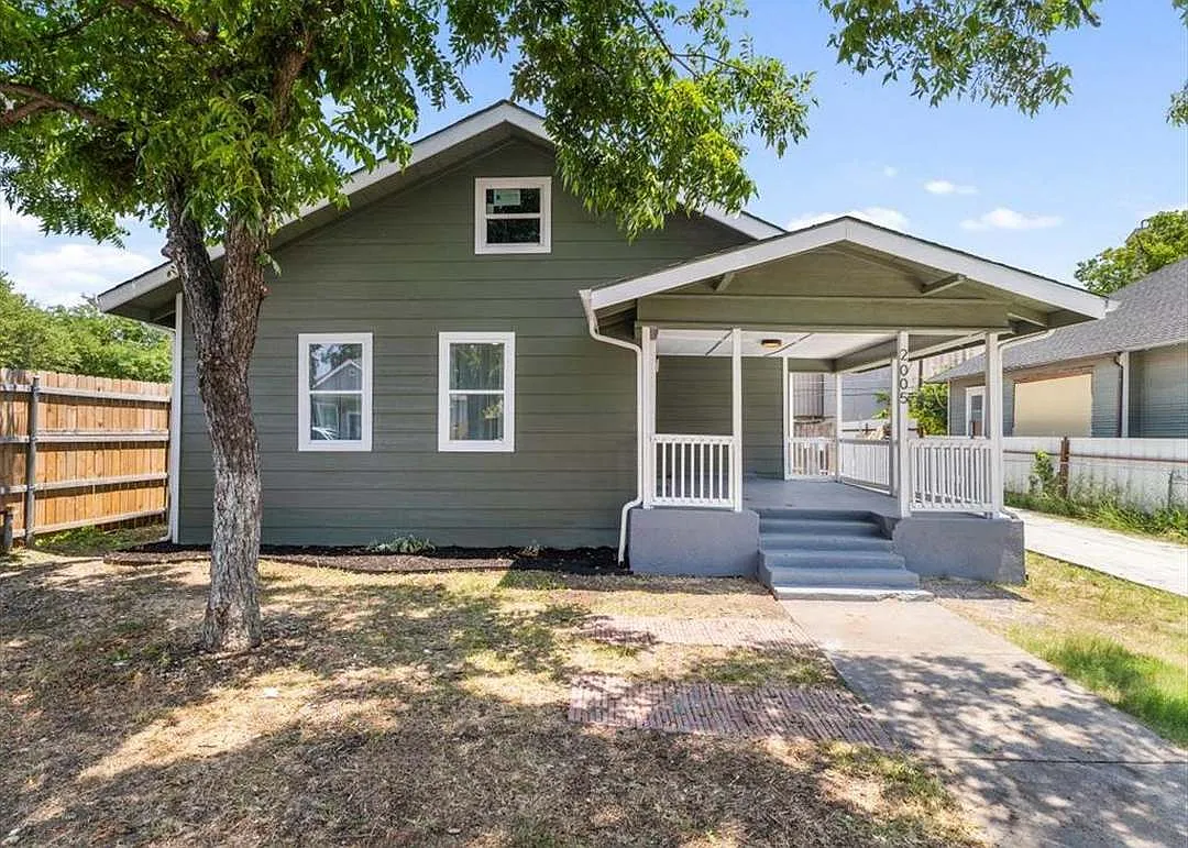 4 bed, 1600 sqft, $2,300 — Photo 1