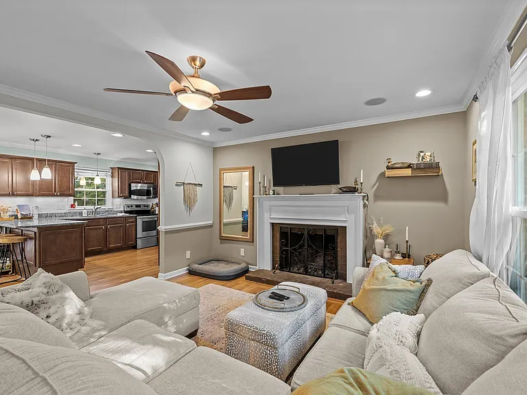 6109 Whittier Dr — Photo 6