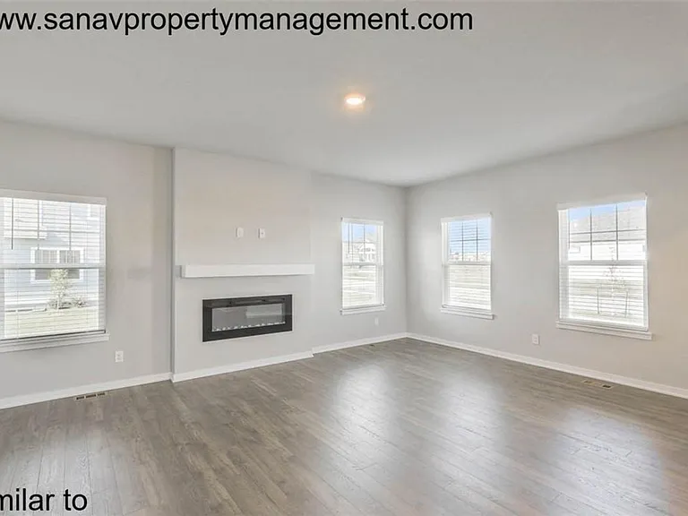 2416 SW Plaza Pkwy — Photo 5