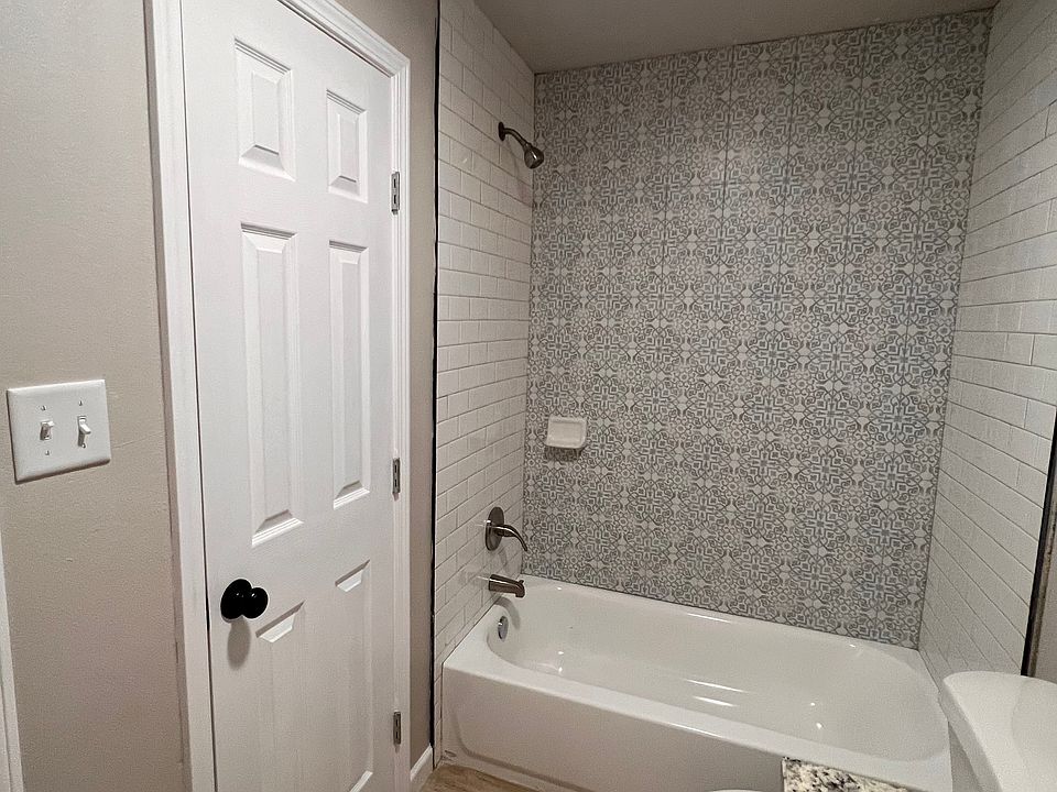 2nd Bathroom