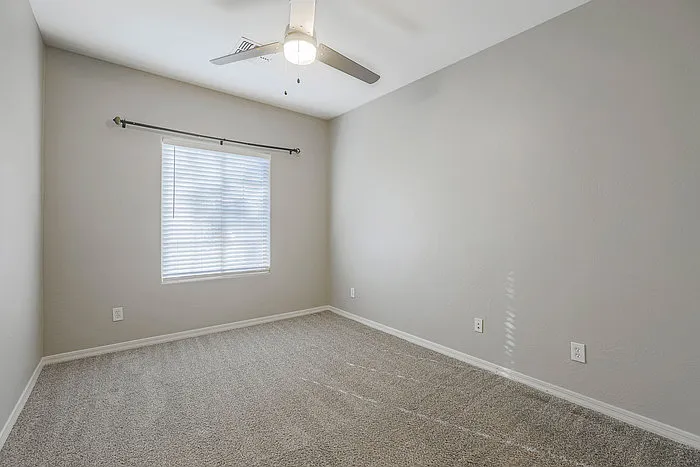 1622 W Big Oak St — Photo 12