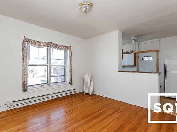 3rd image of 724 W Roscoe St #728-3E