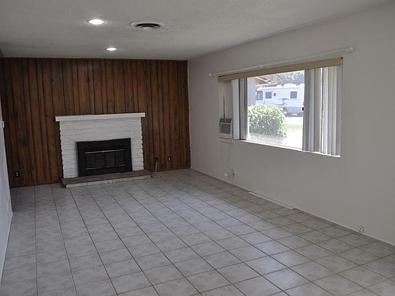 2nd image of 33724 Fairview Dr