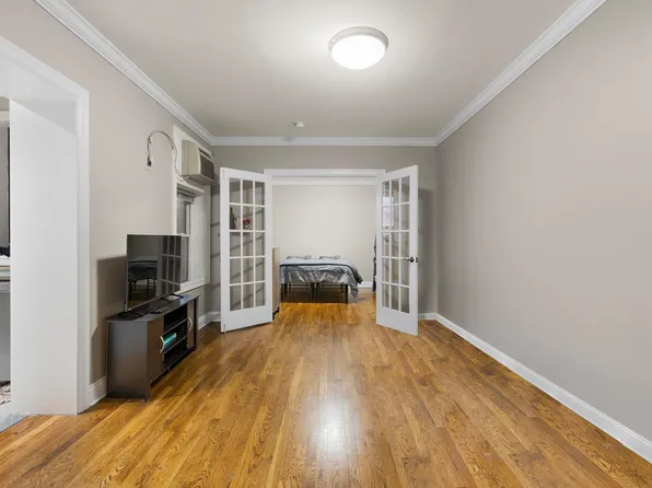 151 Sip Avenue image 2 of 15