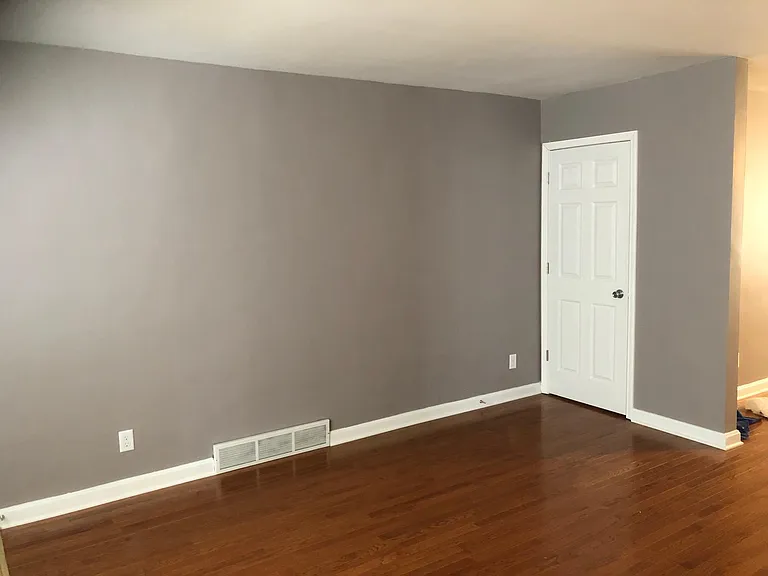 8991 Plainfield Rd — Photo 5