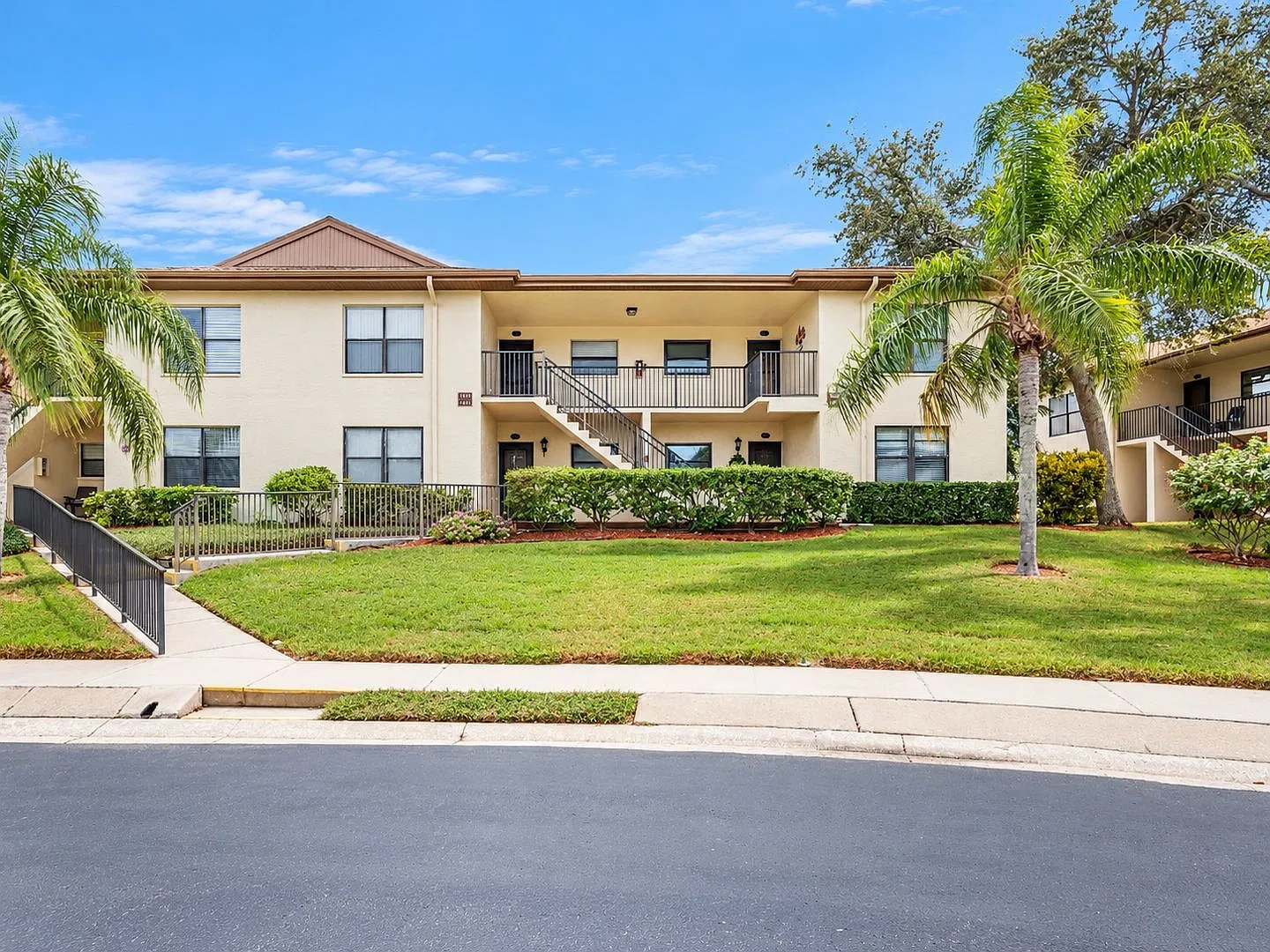 Ultra Clean 2BD/2BTH Condo in Tarpon Springs! — Photo 1