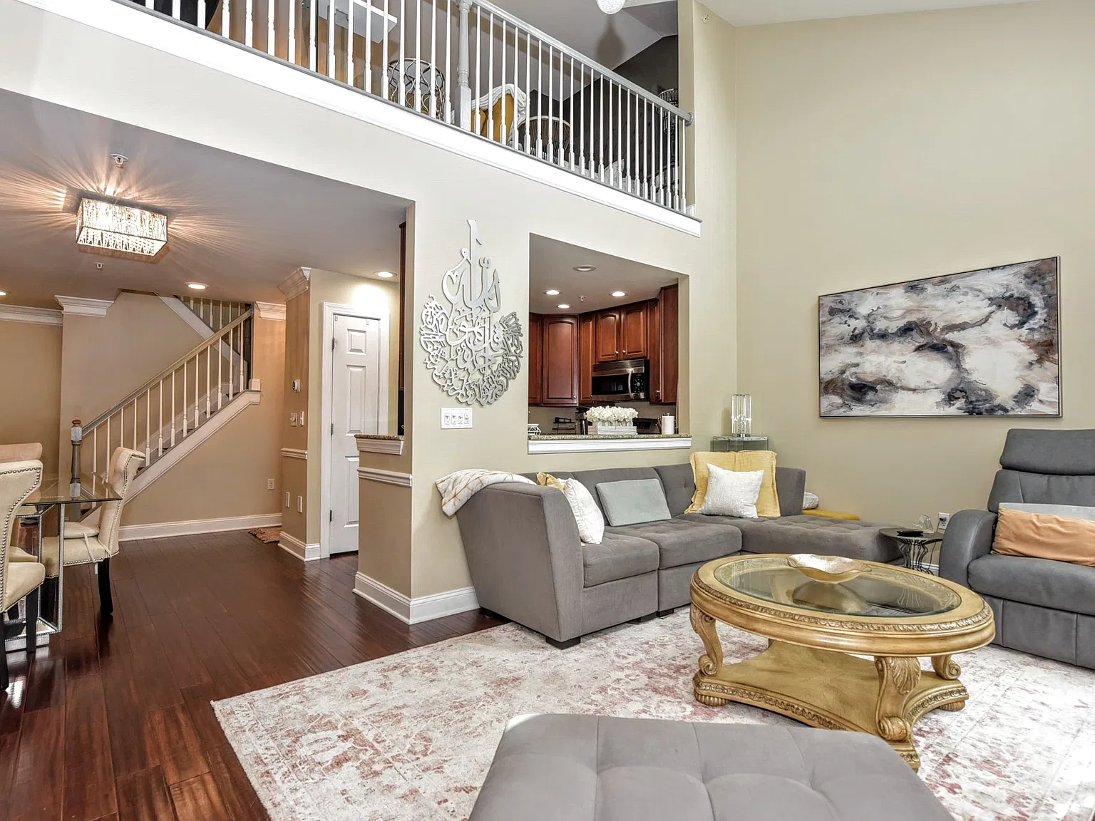 2 bed, 2.5 bath, 1800 sqft, $4,500 — Photo 3