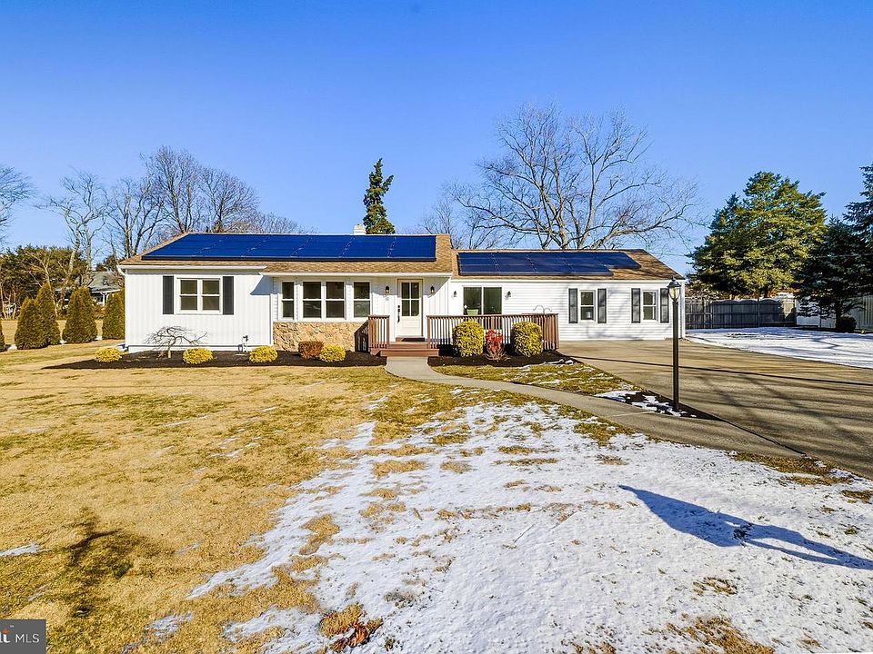 1st image of 11 Wilkie Blvd