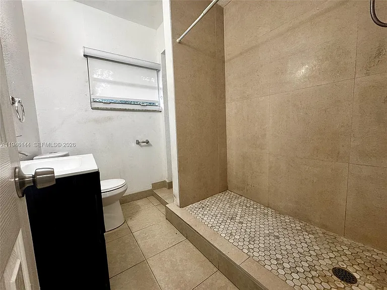 529 SW 3rd St #2 — Photo 7