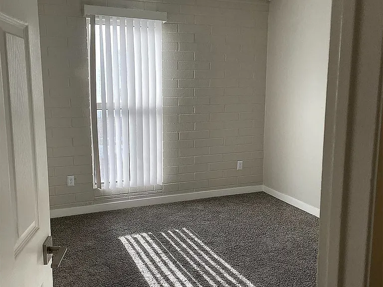 Bedroom_3_Entry_405531