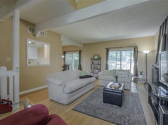 5th image of 8023 Monrovia St