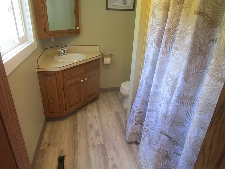 647 Arnold Ave — Photo 6