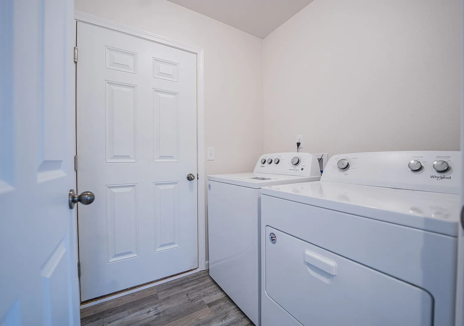 Private Location w/ Lawncare and Snow Removal Included! 6-month lease! — Photo 4