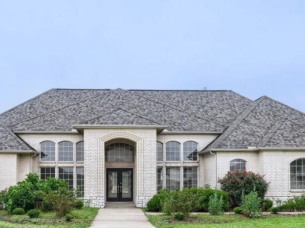 153 Whispering Winds Dr, Gunter, TX 75058