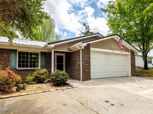 635 Peterson Ln, Maryville, TN 37803