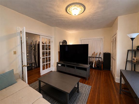 3rd image of 25 Willow Ave #2
