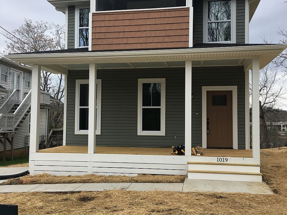 2nd image of 1019 Ford Pl