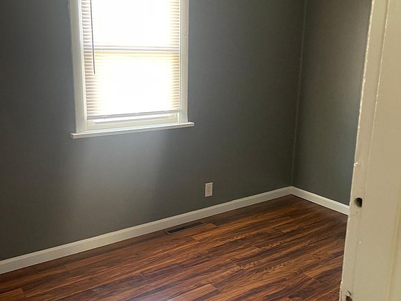 5th image of 2708 Lincoln Ave