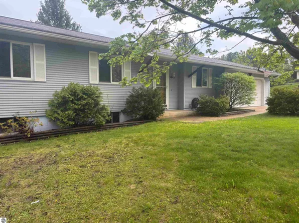 3642 Orchard Vw, Traverse City, MI 49684