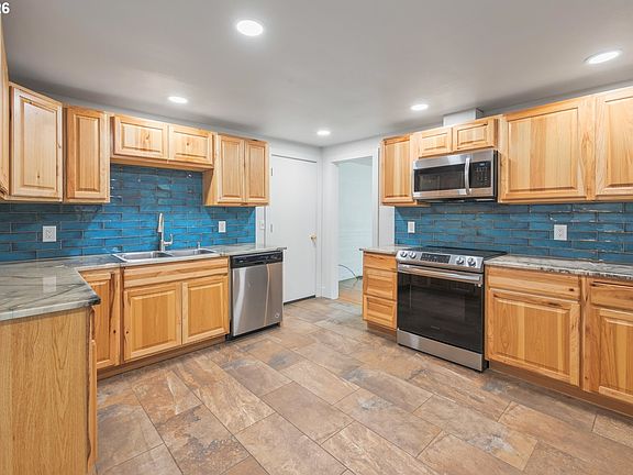 5th image of 4470 Royal Ave
