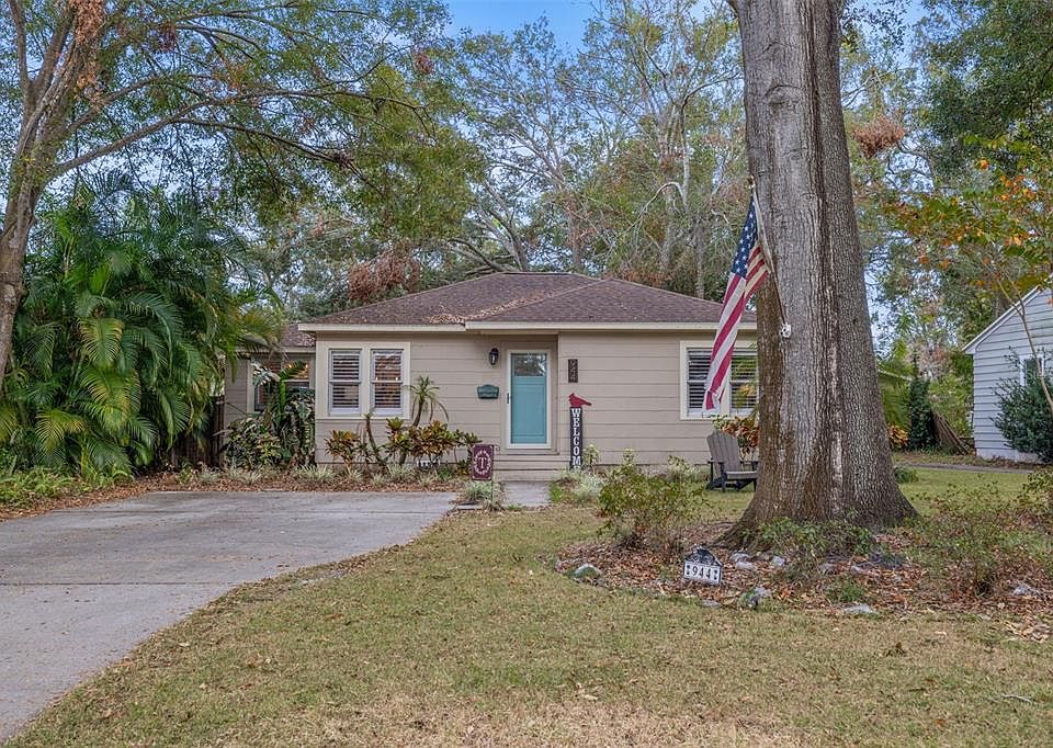 1st image of 944 MONTROSE BOULEVARD N