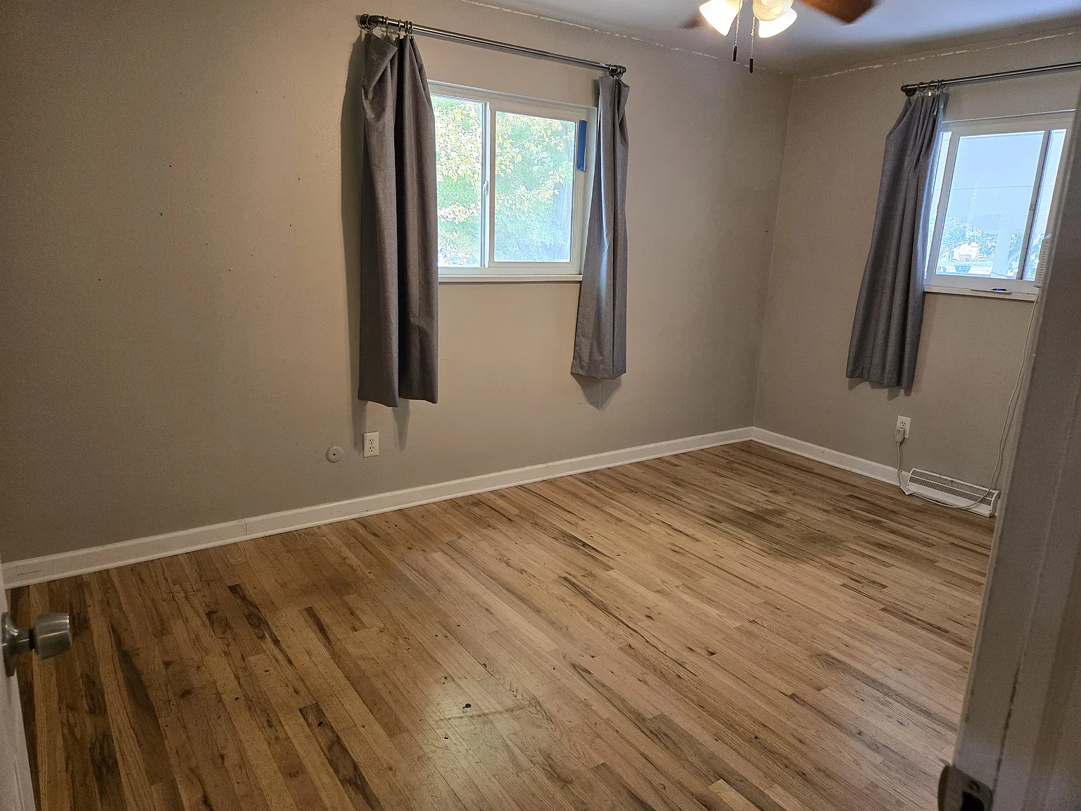 5 bed, 2500 sqft, $2,990 — Photo 4