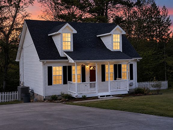 2nd image of 921 Jordan Cir