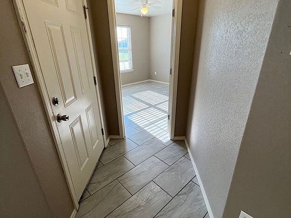 4th image of 1917 Willow Oak Dr