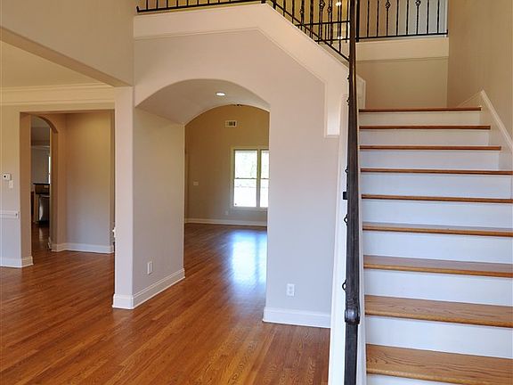 3rd image of 1560 Brackenshire Ln