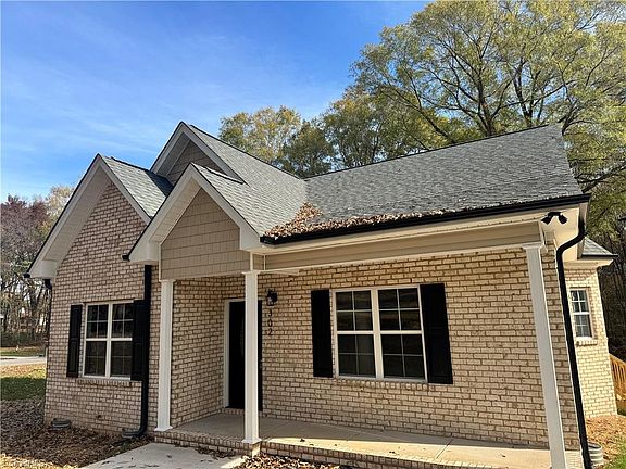 2nd image of 302 Shannon Dr
