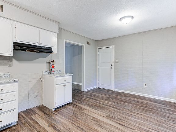 4th image of 3214 Mario St