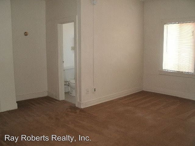 1st image of 910 W 41st St APT 06