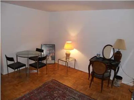 Rented by Evans Real Estate | media 19