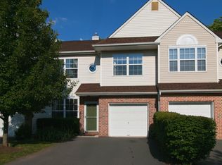 16 Carlyle Ct, Princeton, NJ 08540