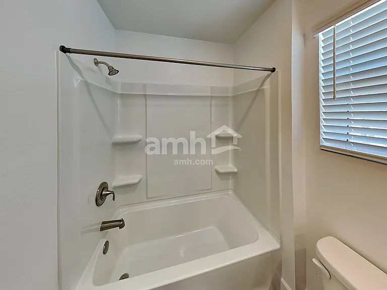 614 W Hackamore Ave — Photo 13