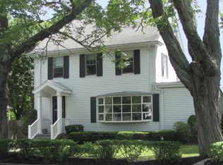 31 Clifford St, Wellesley, MA 02482