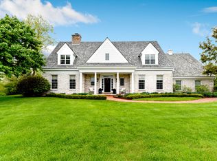 11423 N Stonefield Ct, Mequon, WI 53092