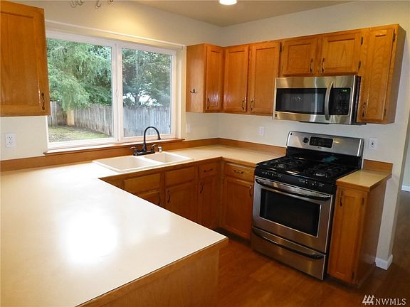 5th image of 3082 SE Grovewood St