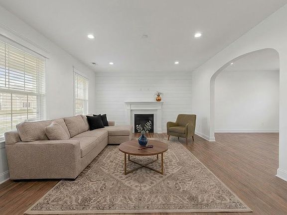 5th image of 5 Olympia Ln