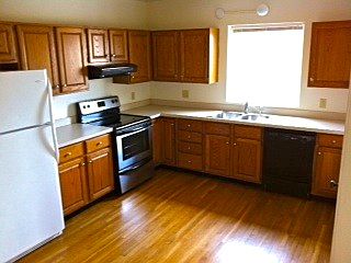 36EStateStAptA_Kitchen_03142014