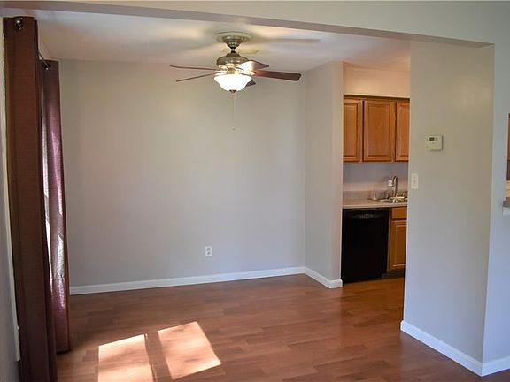 5th image of 310 Canterbury Ln #B-24