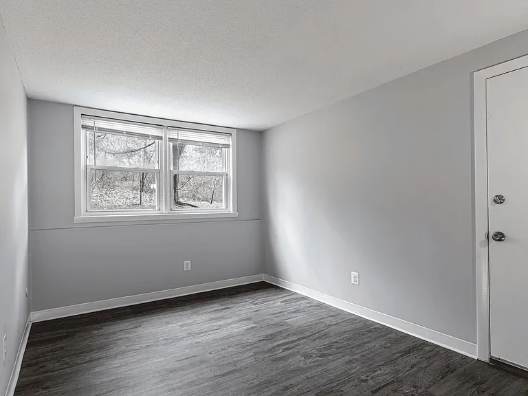 Cliffside Apartments — Photo 14