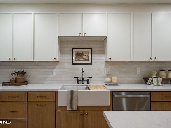 5th image of 7837 E CRESTWOOD Way