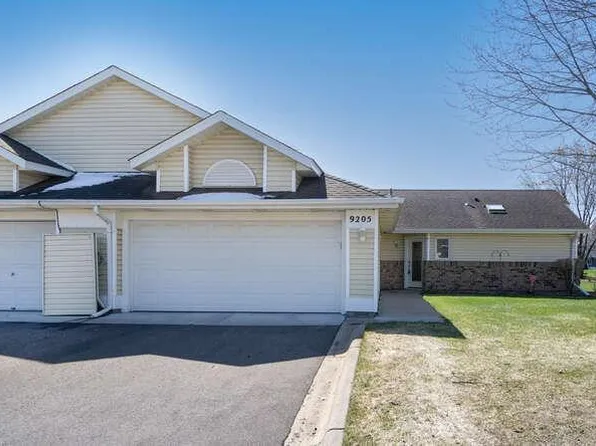 9205 Yorkshire Ln, Minneapolis, MN 55443