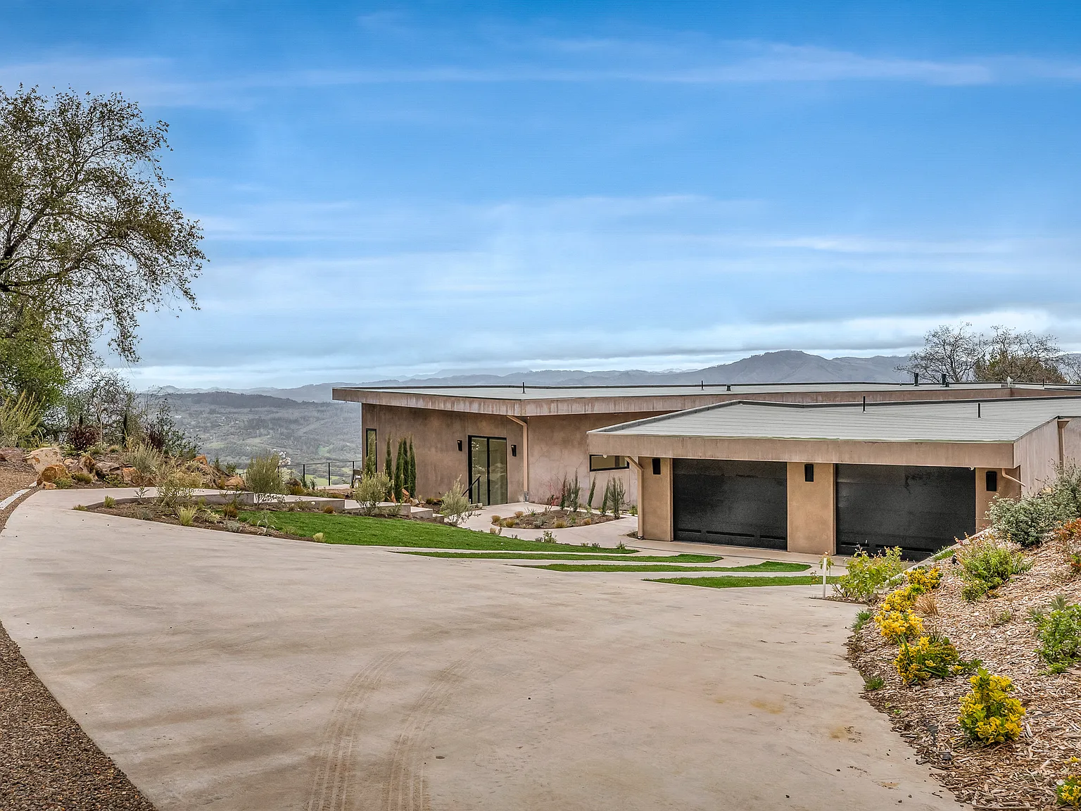 6568 Sonoma Mountain Rd — Photo 2