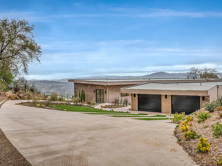 6568 Sonoma Mountain Rd — Photo 2