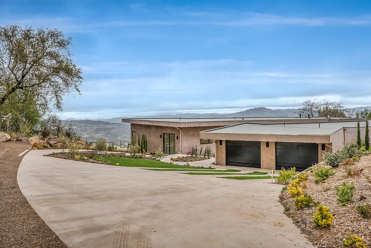 Building Photo - 6568 Sonoma Mountain Rd